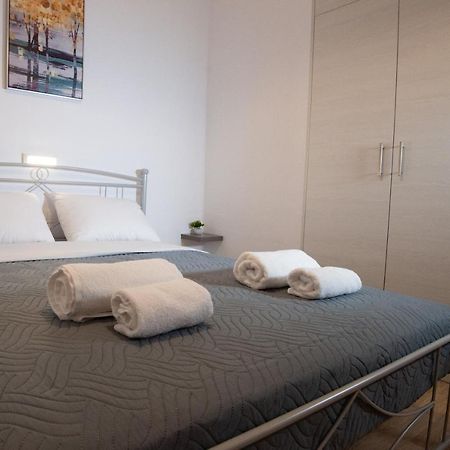 Salty Alley Seaside Apartment Rethymno  ภายนอก รูปภาพ