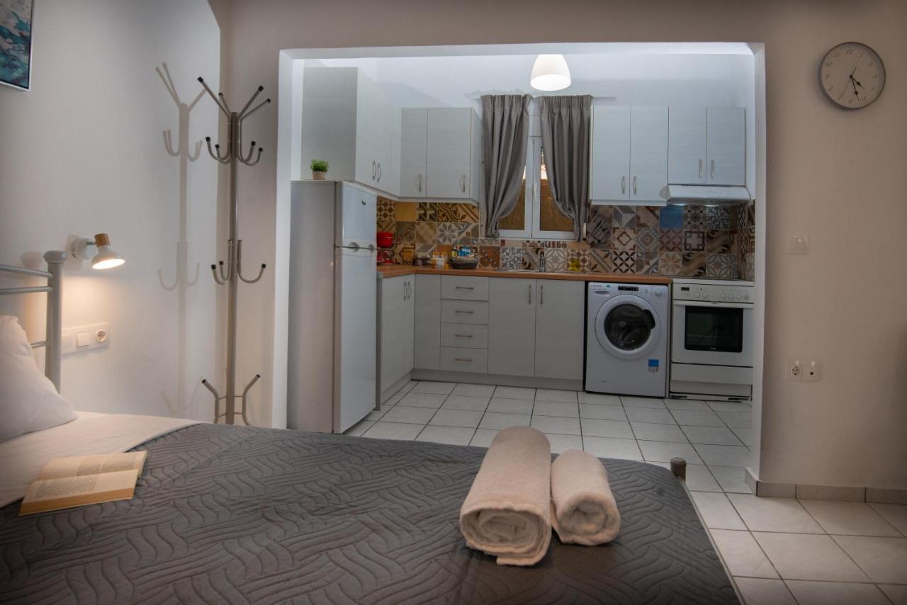 Salty Alley Seaside Apartment Rethymno  ภายนอก รูปภาพ